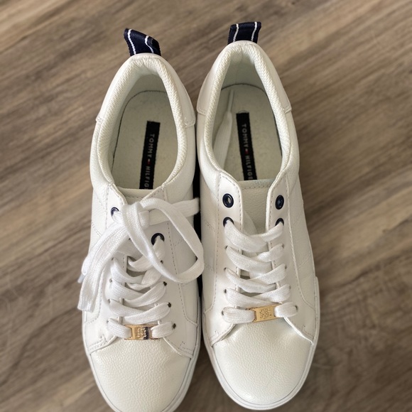 tommy hilfiger lamzey